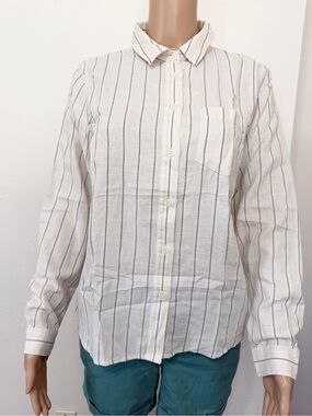 NWOT Banana Republic Cream Button-Down Shirt with Thin Black Stripes Size M